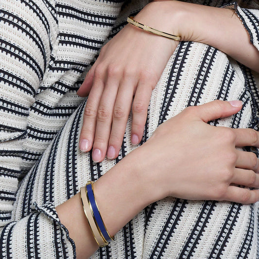 BANGLE - lacquer clasp bracelet in gilded metal. Color : Night blue