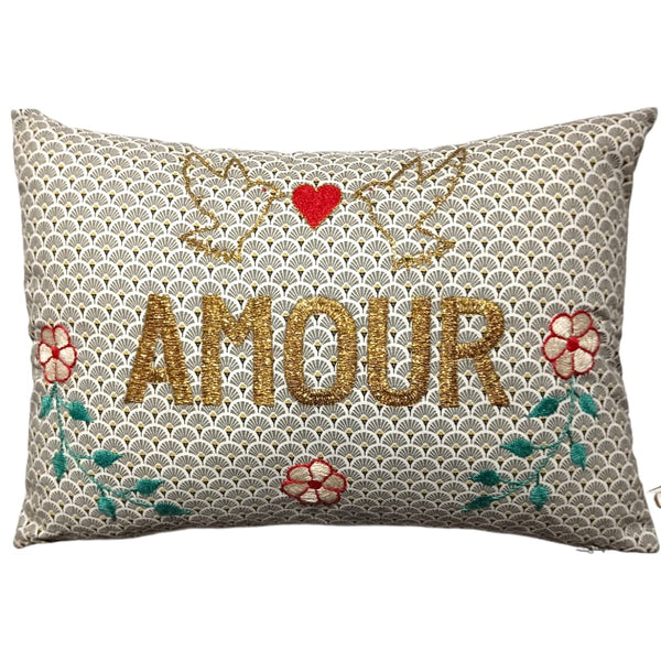 Cushion Amour Dove