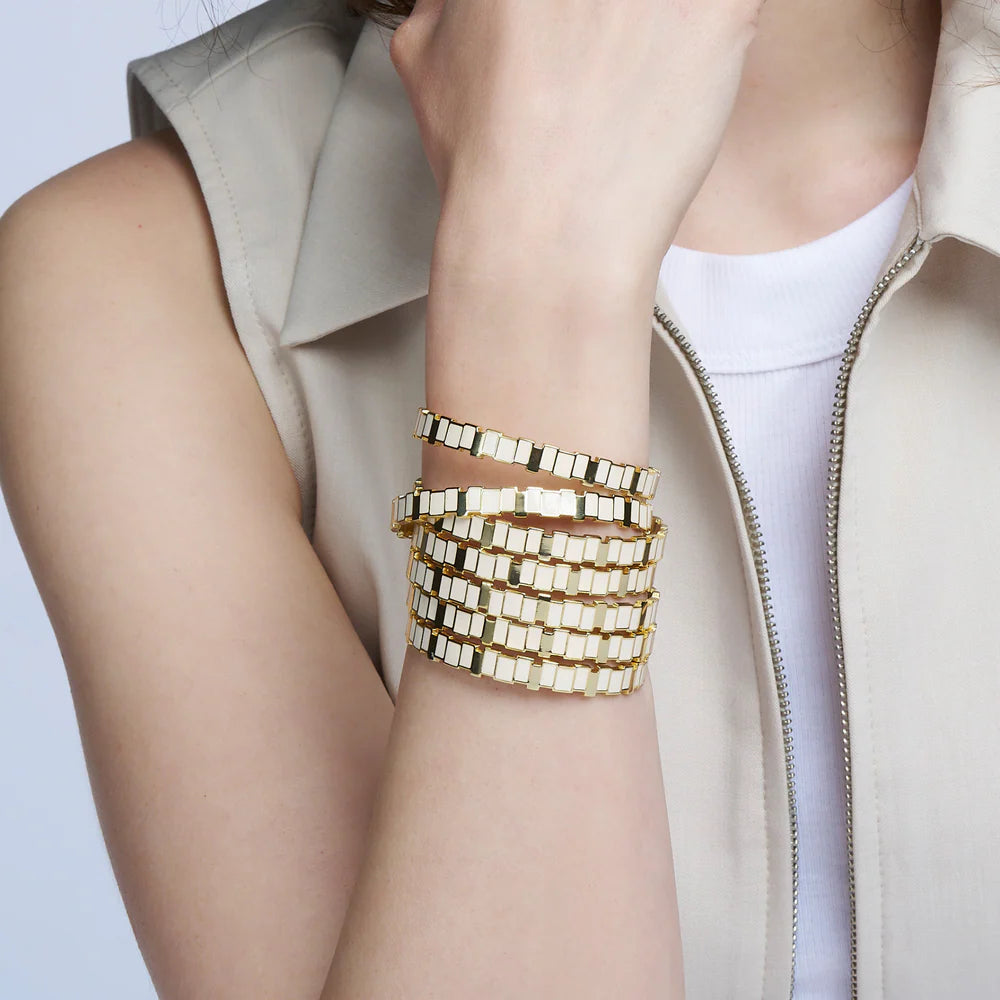 INES MULTICO - 0.8cm thin bangle in gilded brass and colored enamel sticks. Color : White Sand