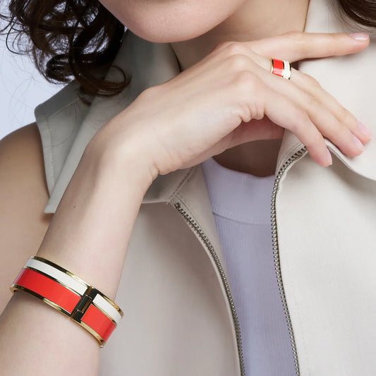 VAPORETTO - Bicolor lacquer adjustable thin ring in gilded brass. Color : Tangerine Orange / White Sand